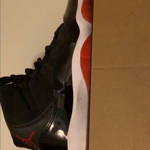 Jordan 11 (breds)